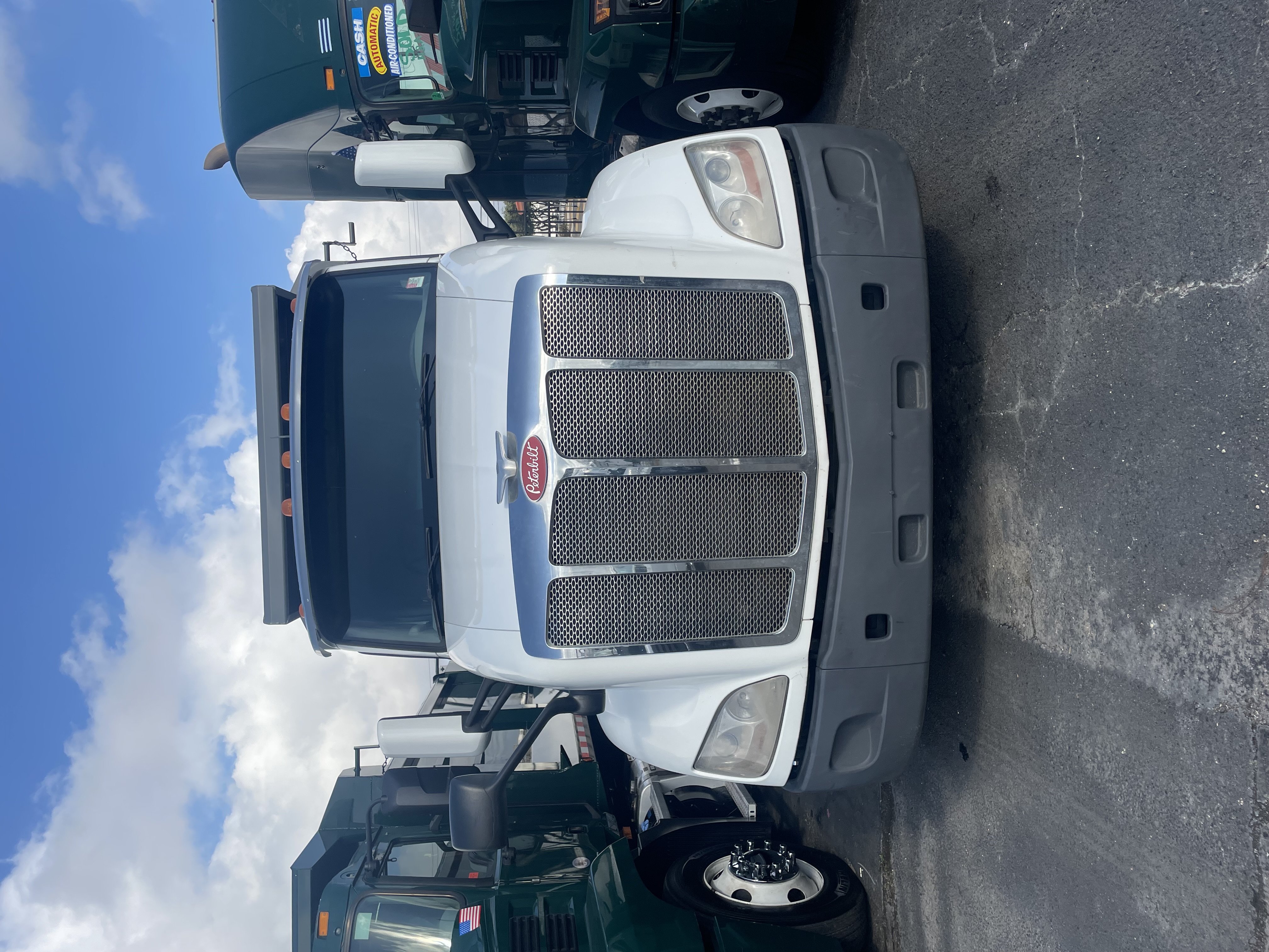 Imagen de Peterbilt 579 Dump Truck